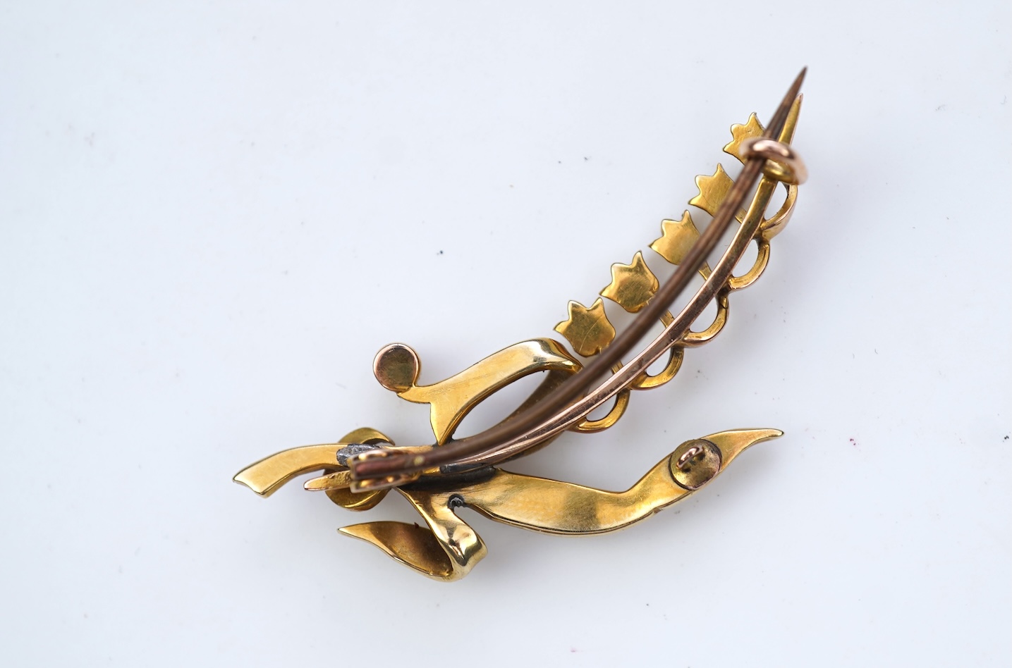 An Edwardian gold and seed pearl brooch, early 20th century